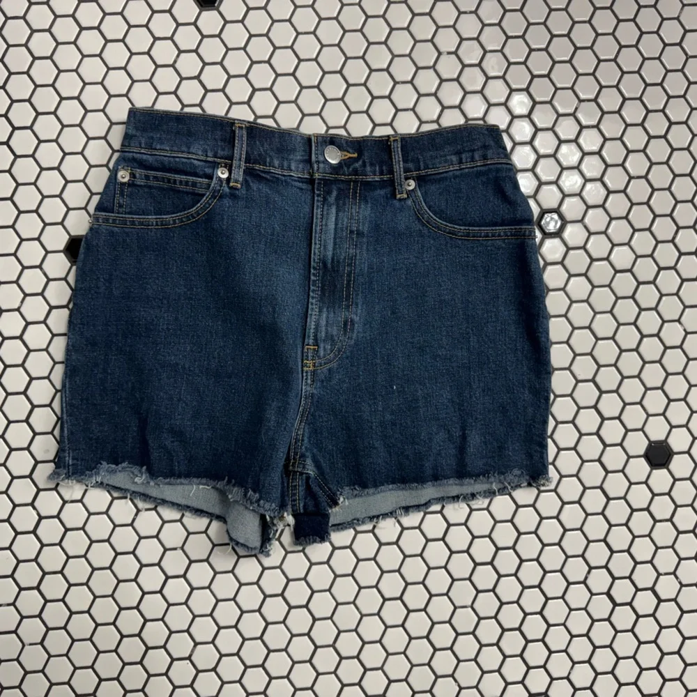 Everlane the way high denim shorts size 27 - Picture 2 of 5